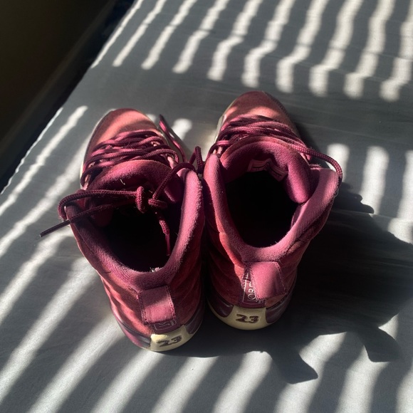 Velvet Jordan 12s in size 5 and women. - Picture 4 of 4